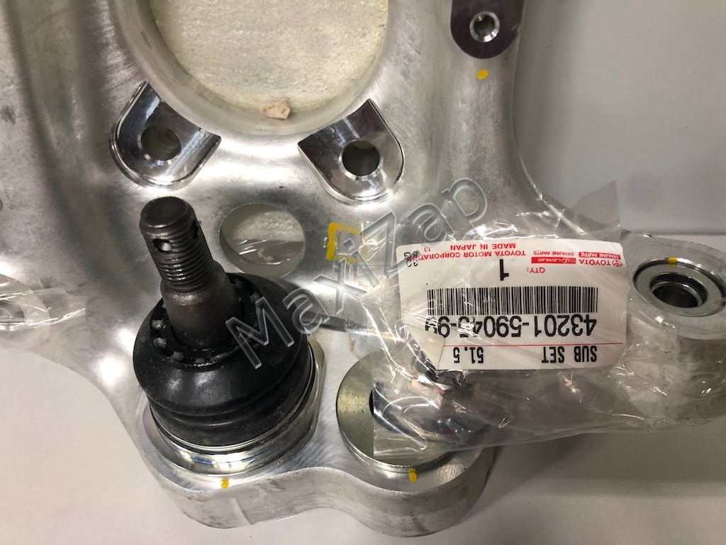 4320259075 TOYOTA / LEXUS Кулак поворонтый левый с шаровой опорой