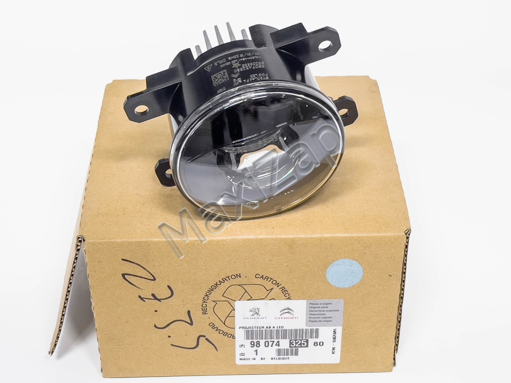 9807432580 PEUGEOT / CITROEN Фара противотуманная LED 3008,308,508,5008,C4,DS4,DS5